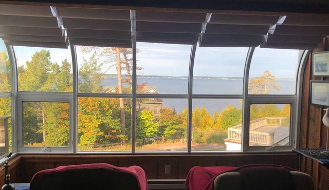 Oakwood Condo 7- 2 bedroom condo with Lake Huron views!