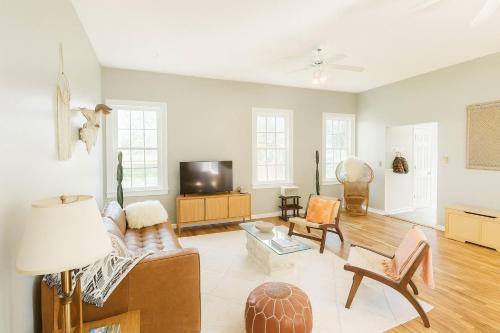Old School Charm | Sleeps 6