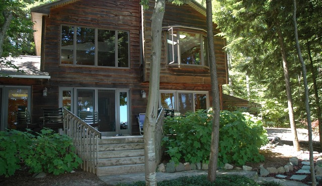 Omena Paradise on Traverse Bay Awaits! Private Beach! Summer 2026 Openings!