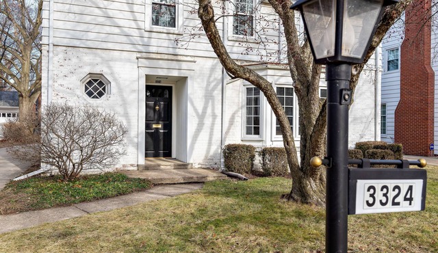 Ottawa Hills 3bd w Chef's Kitchen, King bd, N64