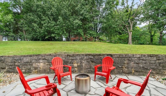 Outdoors Space with Nash Access!