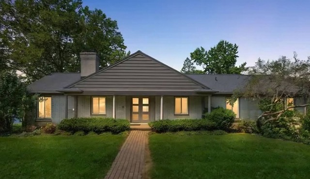 Peaceful lake house. Finely renovated. Chef's kitchen. Near downtown birmingham.