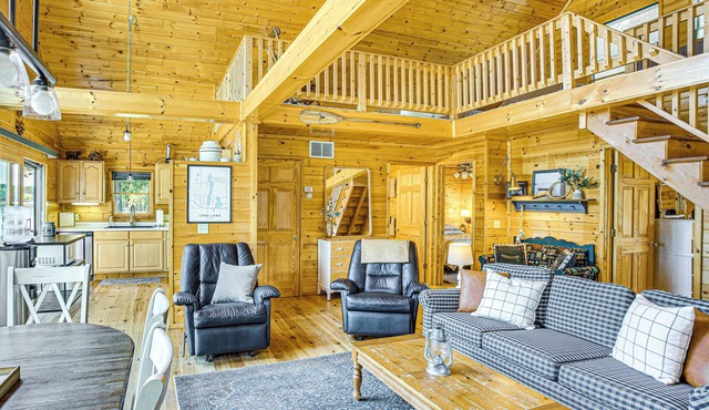 Peaceful Long Lake Cottage w/Deck, Dock & Kayaks!