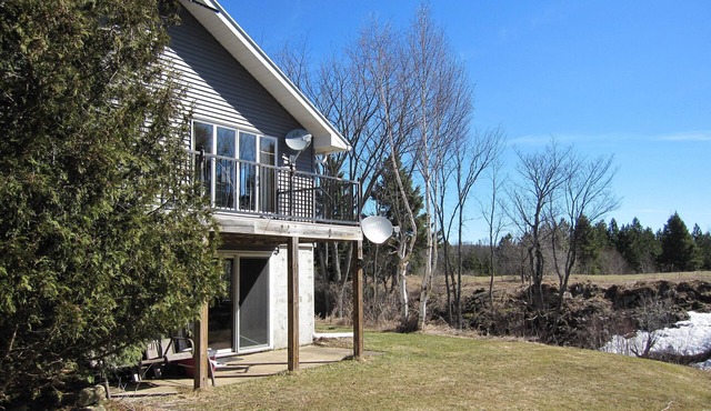 Peaceful River Retreat on 18 Acres w/fire pit Near Pictured Rocks & Marquette