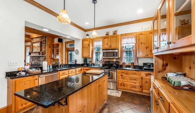 Peaceful Secluded Cottage with Amazing Views in Mentone, Alabama in Mentone