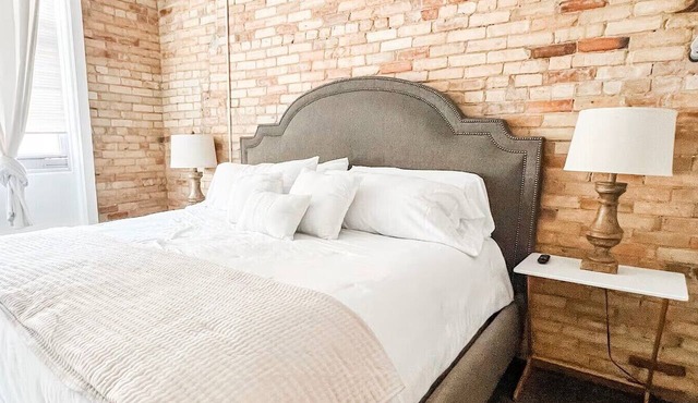 Perfect Downtown Location in Mount Pleasant with AC