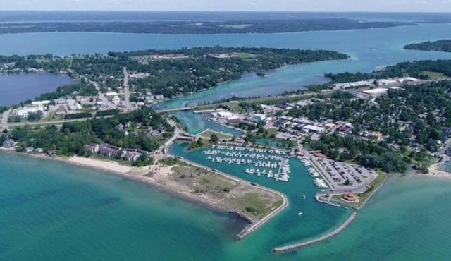 Perfect family getaway! Beautiful Lakes, beaches, Marina and golf. Best in N MI.