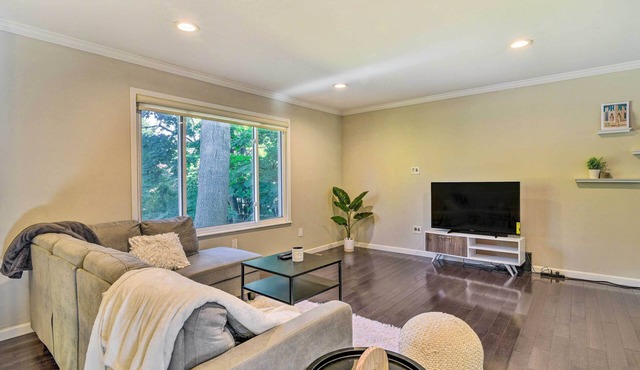 Pet-Friendly Michigan Home: 5 Mi to State Park!