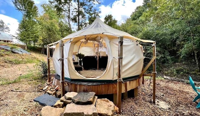 Picturesque Bell Tent with Fire Pit and Picnic Area in Alabama