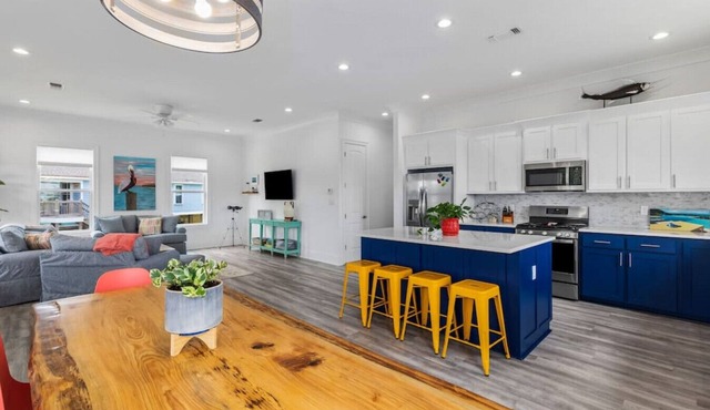 Pirate Avenue Beach House