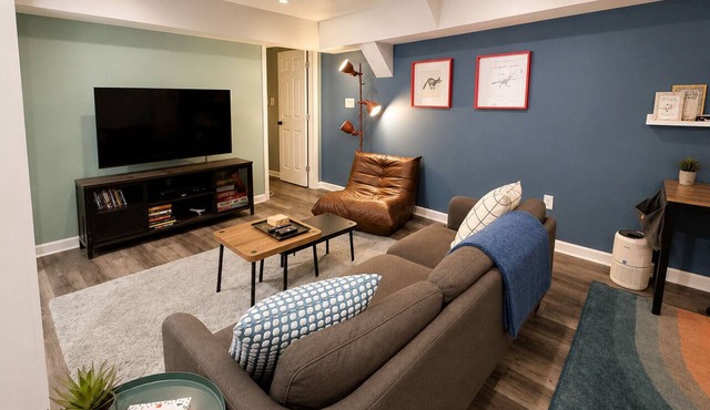 Private 2BR w/Full Kitchen & Laundry · Near Battery & Downtown Atlanta