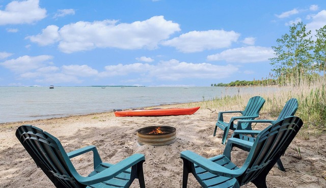 Private 5 Bedroom Lakefront Home on Sand Point, Caseville