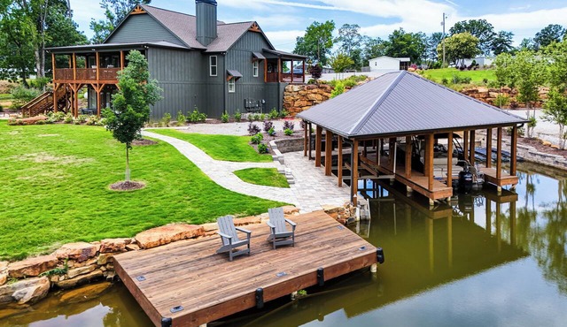Private Boat Launch & Dock! Huge Lay Lake Retreat