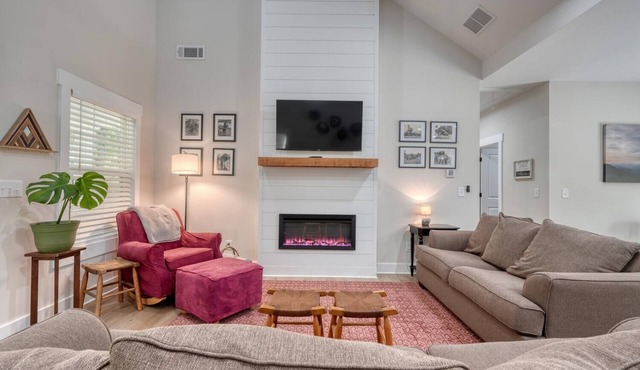 Private oasis close to the comforts of town-BW house