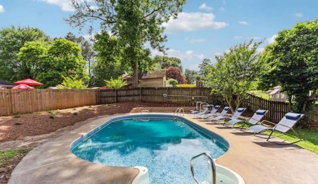 Private Pool Home NO Stairs 11 Guests FamilyATL