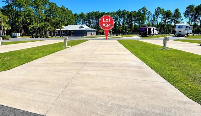 Pull-thru RV Site #34 - Steps to Pool & Clubhouse