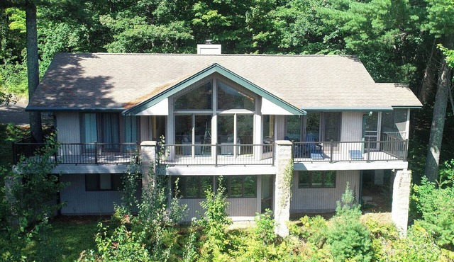 Quality, modern home with Lake Superior & Madeline Island Views & Sauna in Bayfield