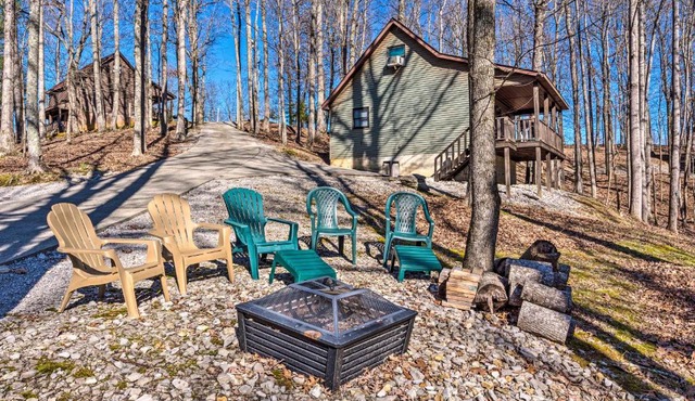 Quiet & Private Cabin ~ 5 Mi to Dale Hollow Lake!