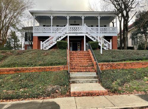 Red Bluff Cottage
