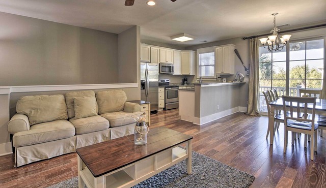 Resort Perks & Pools: Townhome By Barefoot Landing in Myrtle Beach
