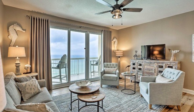 Resort Pool, Gym & Hot Tub: Beachfront PCB Condo!
