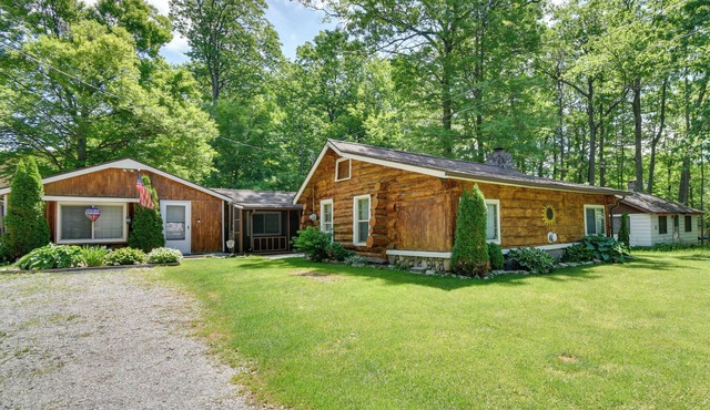 Rifle Lake Cabin! Michigan Outdoor Adventure Pad