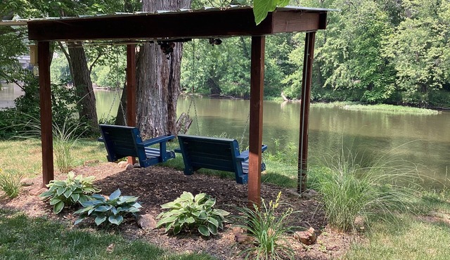 Riverfront house on the Tippecanoe River- Yogi’s Den - upper level in Star City