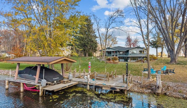Riverside! PrivateDock|Hot Tub|WaterToys|Firepit!