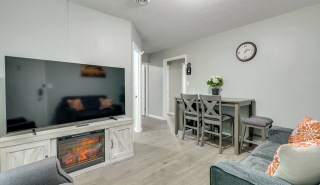Rolling Hills Retreat, Cozy 2BR Near Lakes/Smokies