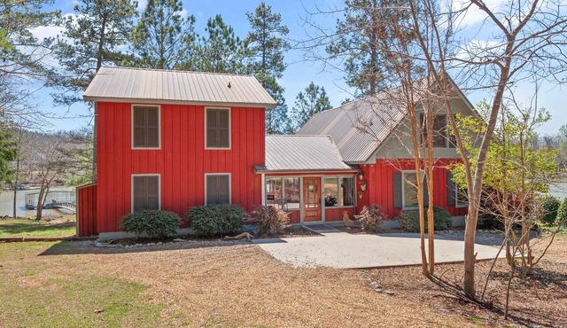 Roost - Beautiful, comfortable home with no steps and private suites