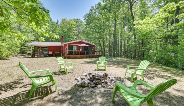 Rose City Cabin w/Fire Pit & Lake Access