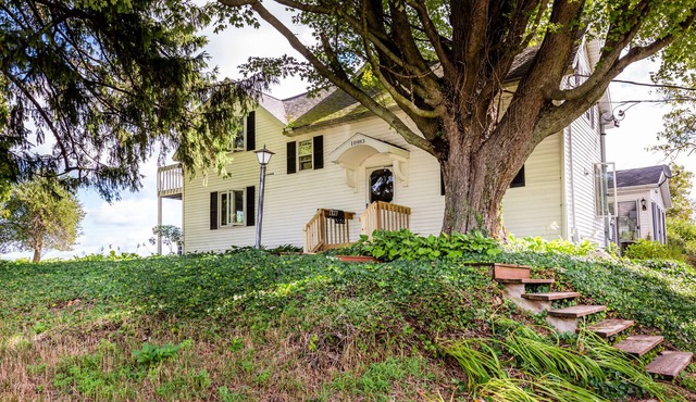 Round Barn Estate: Escape to the Vineyard!