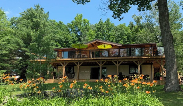 Rustic Panabode Cottage Georgian Bay in Severn