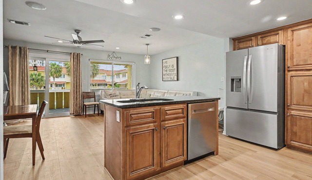SALTY SANCTUARY! 2 bed 2.5 bath Just steps to Pensacola Beach