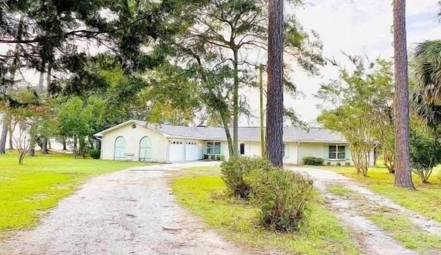 Sandy beachfront home on Perdido Bay