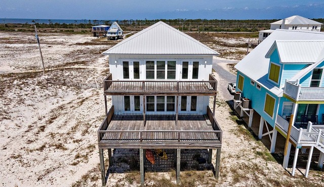 Santiago Gulf Front 4 Bedroom 2 Living Rooms Sleeps 12 by Prickett Properties