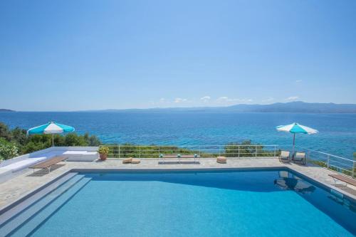 Seafront Paradise in Glida
