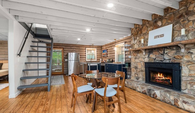 Secluded Cabin ~ 30 Minutes to Downtown Nashville or Downtown Franklin ~ Fire Pit ~ Family Fun!