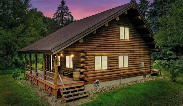 Secluded | Sauna, Fire Pit & 20 Acres of Trails