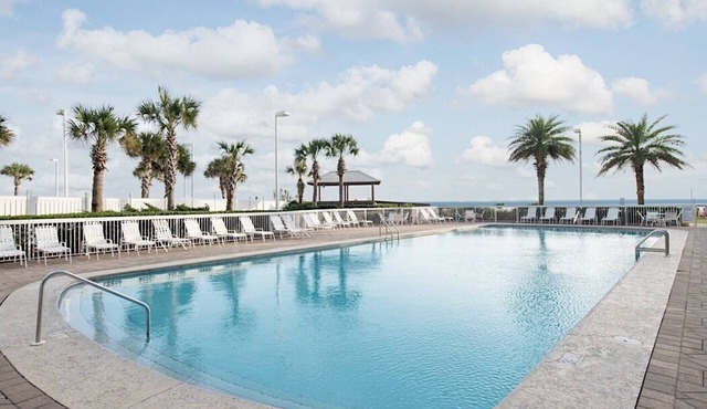 Sensational Seaside! Beach Condo w/Full Kitchen - Apartment