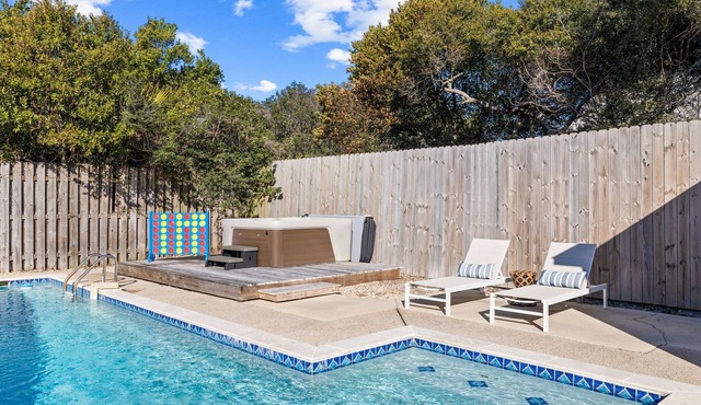 Serene 3-bedroom house with Pool and Hot Tub in highly desirable West End PCB