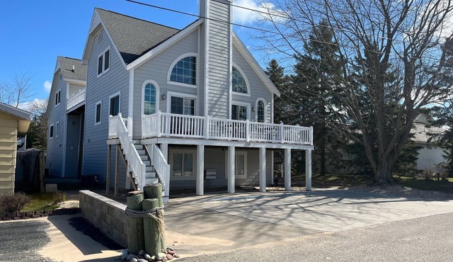 Sleeps 24+! Large home steps from Lake Michigan with views of the Lighthouse