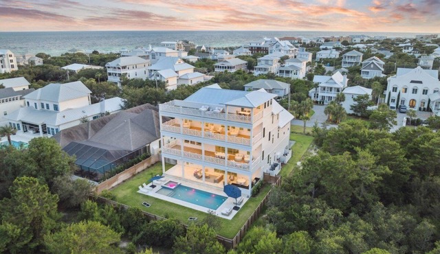 Sleeps 30! Pool, Spa, LSV/Golf Cart, Game Room & GULF VIEWS! Steps 2 Beach! Pet Friendly