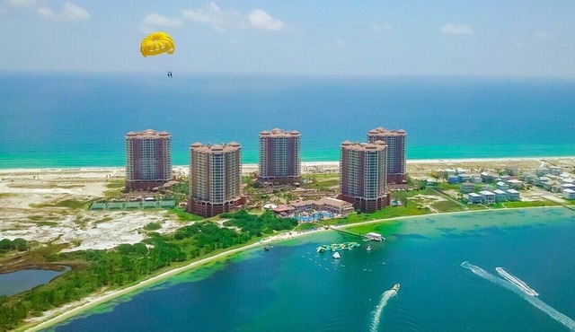 Sleeps 6-Stunning Bay Front Views-Luxury Resort