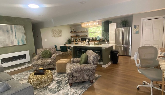 Sleeps 6 Upscale 2BR/2BA Retreat near Mercedes-Benz Stadium & Major international sporting event