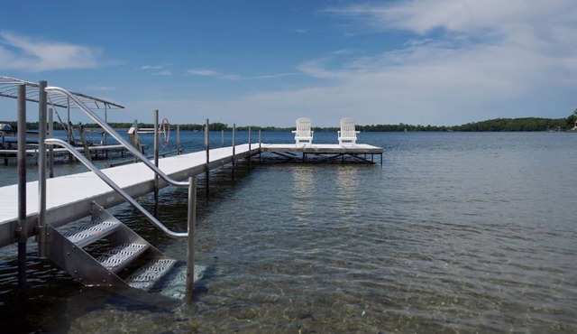 Southshore Lakehouse on Gun Lake -Like New Home on Goldcoast of Gun Lake