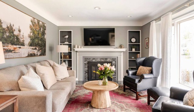 Spacious 4-bedroom house in lovely Dearborn