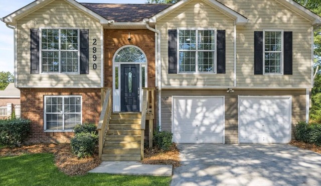 Spacious 4-bedroom house in gorgeous College Park with AC