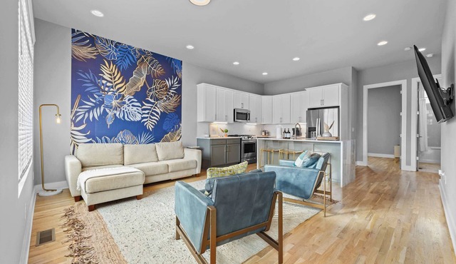 Spacious 4BR Retreat Near Broadway & Downtown