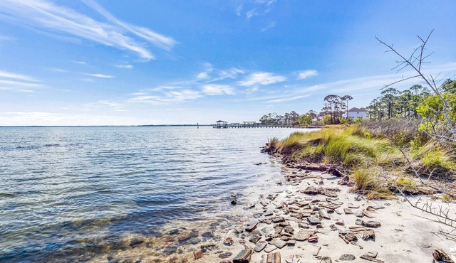 Spacious 5-bedroom house on Perdido Bay.